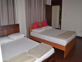 Гостиница Honey Bee Garden Home Stay  Элла